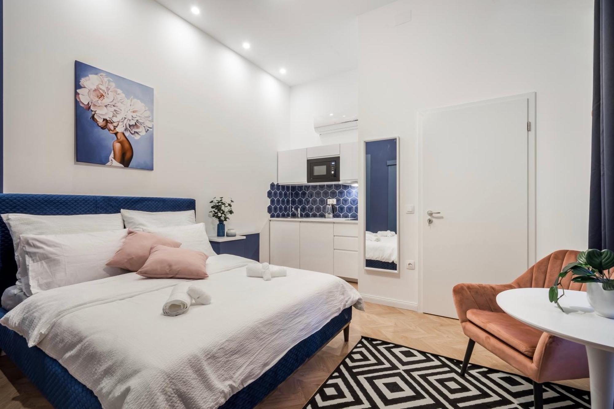 D58 - Grand Boulevard Royal Apartment - Best Location By Bqa Budapest Kültér fotó