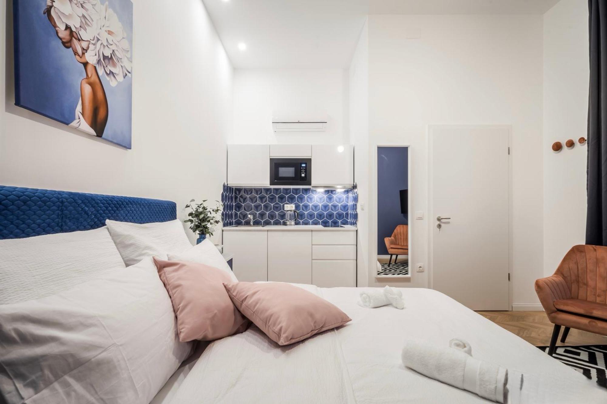 D58 - Grand Boulevard Royal Apartment - Best Location By Bqa Budapest Kültér fotó